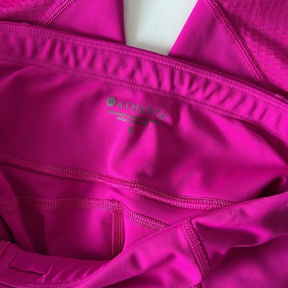 Athleta Mesh Contender Capri Leggings Electric Fuscia - Picture 4 of 6